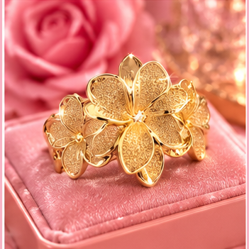 TRIPLE FLOWER RING